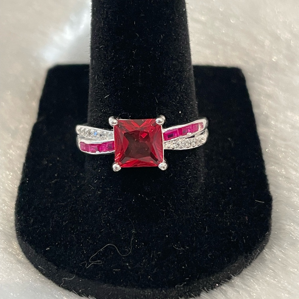 Women’s red and white Moissanite ring size 8.5 925 sterling silver pendant - Picture 2 of 7